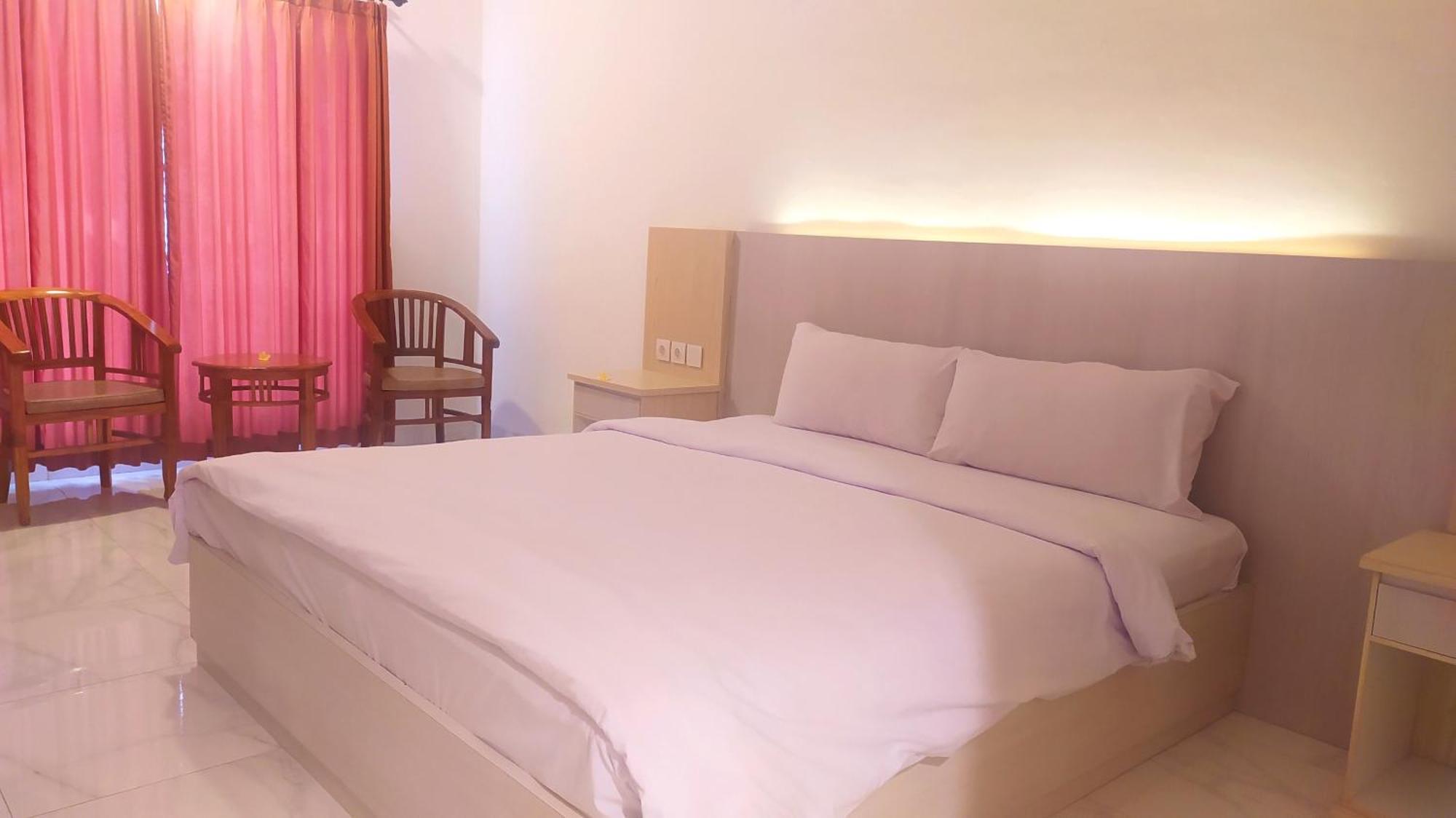 Puri Lovina Hotell Exteriör bild