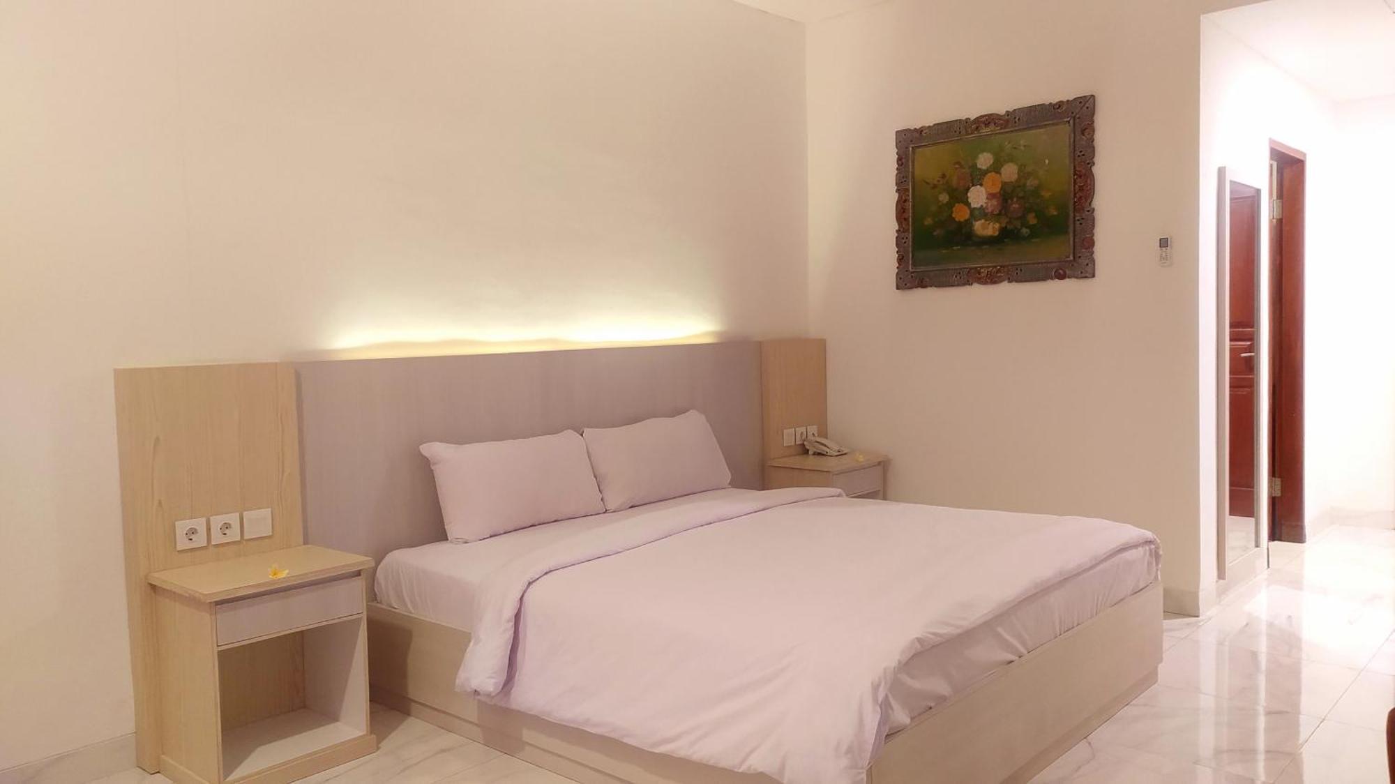 Puri Lovina Hotell Exteriör bild