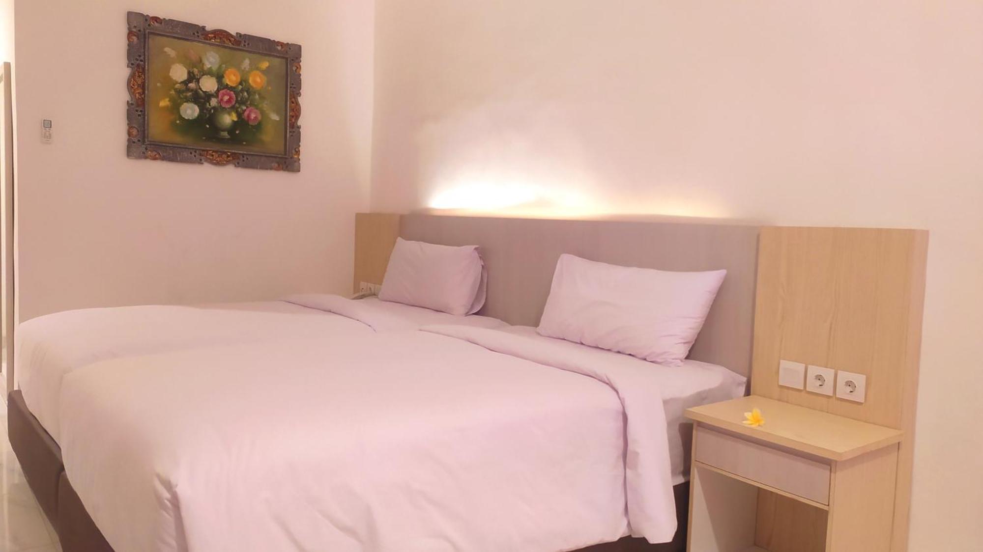 Puri Lovina Hotell Exteriör bild